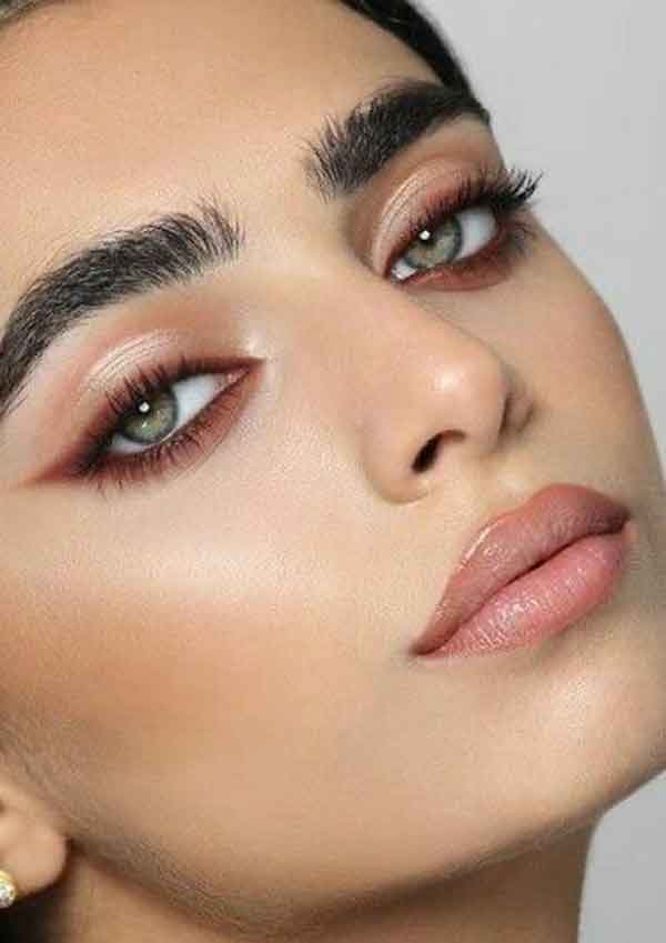 به روزترین مدل آرایش صورت 1402 و ملایم مجلسی و زیباترین آرایش