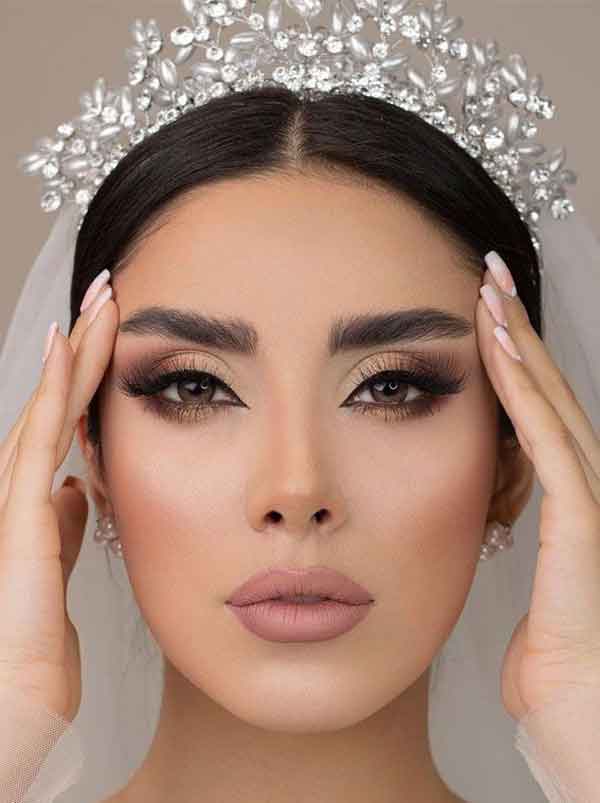 به روزترین مدل آرایش صورت 1402 و ملایم مجلسی و زیباترین آرایش