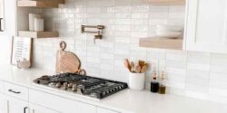 مدل کابینت سفید یکدست و طوسی و نقره ای و مدرن