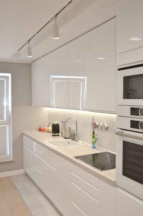 مدل کابینت سفید یکدست و طوسی و نقره ای و مدرن