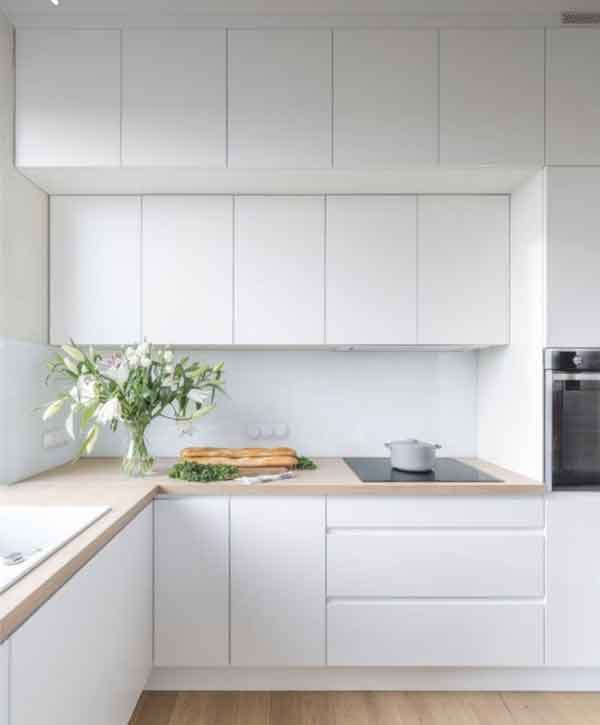 مدل کابینت سفید یکدست و طوسی و نقره ای و مدرن