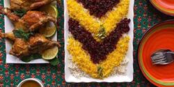 تزیین برنج با زعفران مجلسی با زرشک پسته با قالب و داخل دیس