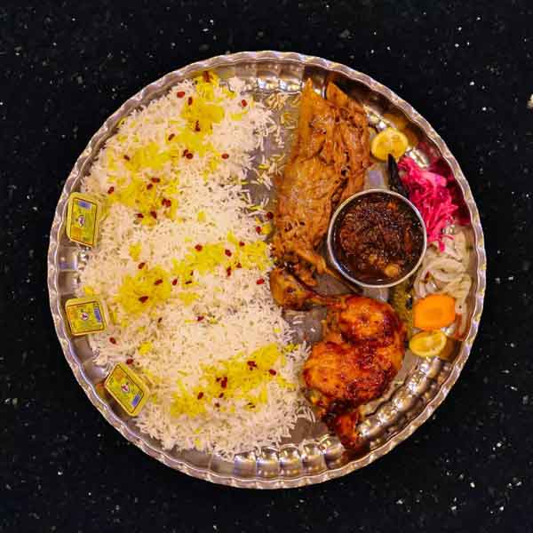 تزیین چلو گوشت مجلسی در دیس و تکی همراه با دسر