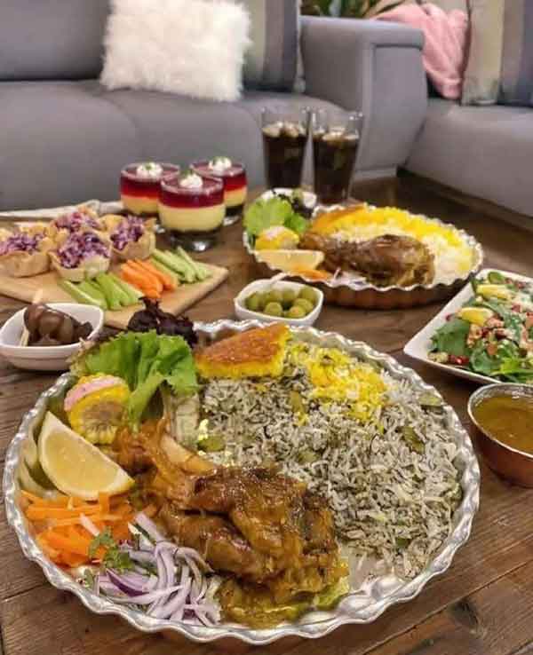 تزیین چلو گوشت مجلسی در دیس و تکی همراه با دسر