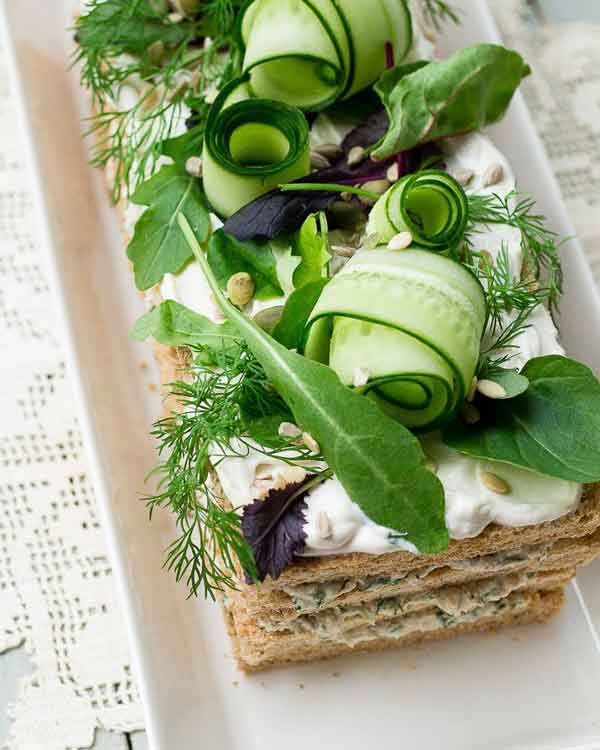 تزیین خیار برای میوه ارایی به شکل های متنوع