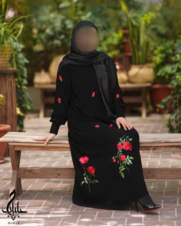مدل مانتو مجلسی با پارچه کرپ رنگی و تیره بسیار شیک و ساده