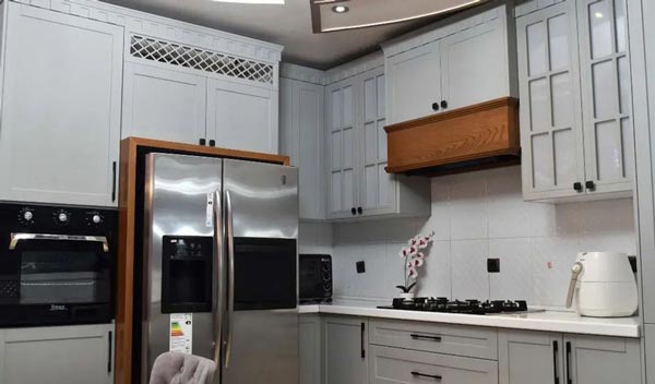 مدل کابینت آشپزخانه ایرانی جدید لوکس مدرن با رنگ های تیره و روشن