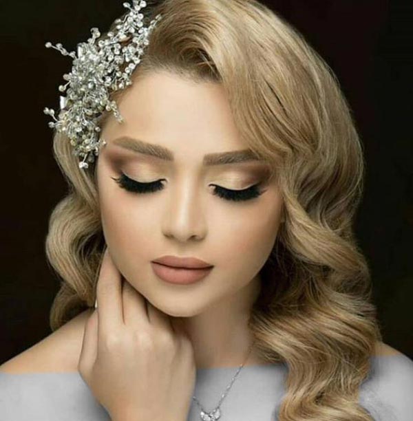 مدل مو مجلسی باز زیبا شیک بسیار جذاب با موهای صاف و بابلیس