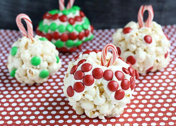 تزیین پفیلا شب یلدا با ایده های جدید گوناگون و خوشمزه برای نوعروس