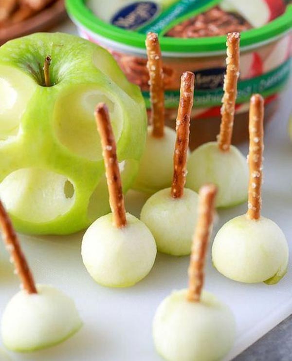 تزیین سیب شب یلدا با مدل های گل رز حکاکی و ایده های خلاقانه دیگر