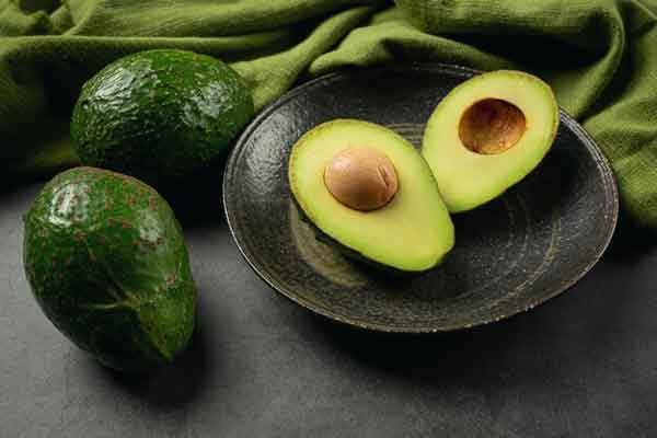طریقه مصرف آووکادو خواص آووکادو برای مردان خواص آووکادو برای زنان خواص آووکادو برای رحم و تخمدان خواص آووکادو برای اسپرم بهترین زمان خوردن آووکادو خواص آووکادو در صبحانه خواص و مضرات آووکادو