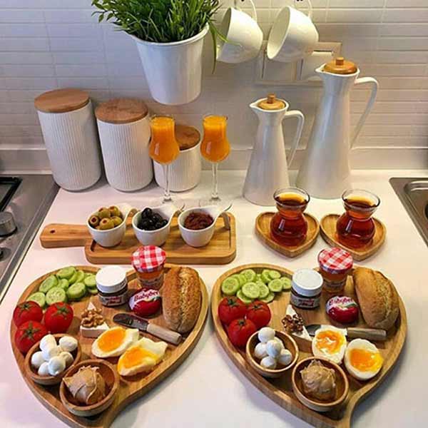 تزیین صبحانه عروس دونفره با ایده های زیبا خلاقانه باسلیقه و متنوع