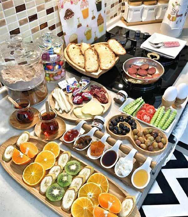تزیین صبحانه عروس دونفره با ایده های زیبا خلاقانه باسلیقه و متنوع
