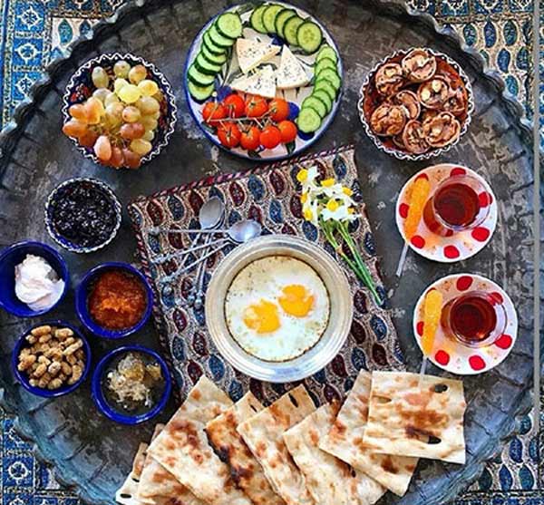 تزیین صبحانه عروس دونفره با ایده های زیبا خلاقانه باسلیقه و متنوع