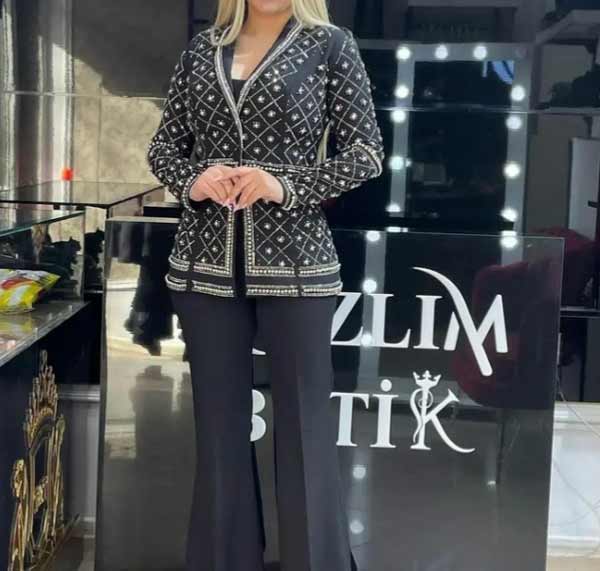 مدل کت و شلوار زنانه بلند با رنگ ها و طرح های جذاب باکلاس و ترند