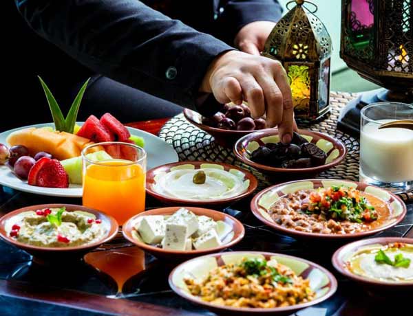 سفره افطار لاکچری جذاب خوشگل با نکات و ایده های خفن و خلاقانه