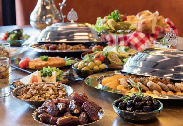سفره افطار لاکچری جذاب خوشگل با نکات و ایده های خفن و خلاقانه