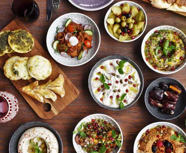 تزیین سفره افطار با جدیدترین مدل های زیبا و نکته های مهم و کاربردی
