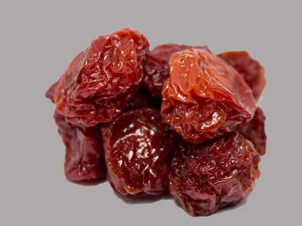 خوردن آلو در شیردهی نی نی سایت آیا آلو نفاخ است نی نی سایت آلو بخارا نفاخ است؟