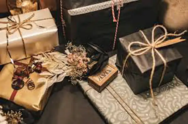 تعبیر خواب کادو تولد گرفتن برای زن متاهل و باردار و دختر مجرد از روانشناسی