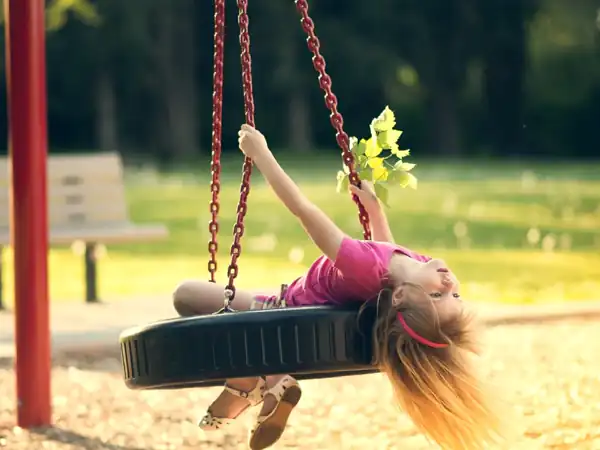 تعبیر خواب افتادن از تاب برای زن متاهل و باردار و دختر مجرد از روانشناسی