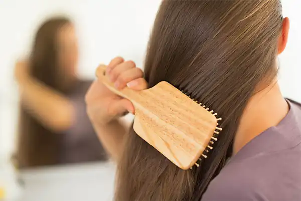 تعبیر خواب شانه زدن مو توسط مرده برای زن متاهل و باردار و دختر مجرد از روانشناسی