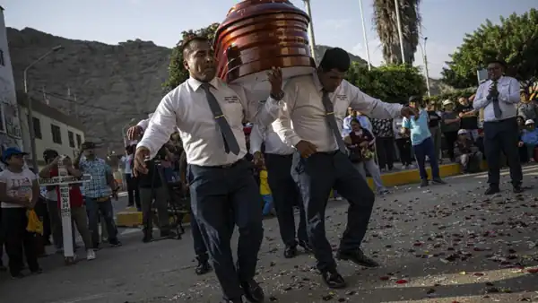 تعبیر خواب زیر تابوت مرده را گرفتن برای زن متاهل و باردار و دختر مجرد از روانشناسی