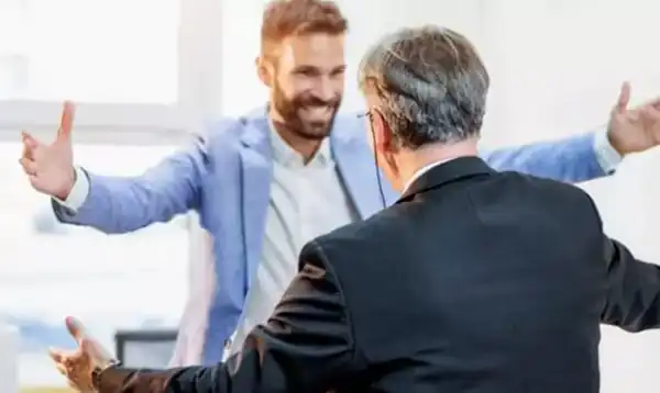 تعبیر خواب سلام و روبوسی با فامیل برای زن متاهل و باردار و دختر مجرد از روانشناسی