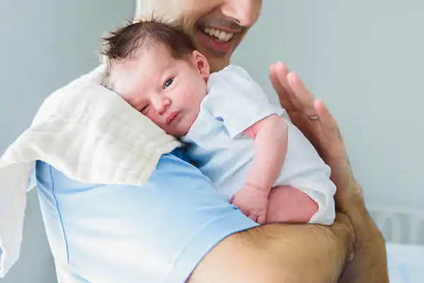 تعبیر خواب آروغ زدن بچه برای زن متاهل و باردار و دختر مجرد از روانشناسی