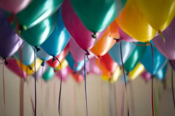 تعبیر خواب بادکنک هوا کردن برای زن متاهل و باردار و دختر مجرد از روانشناسی