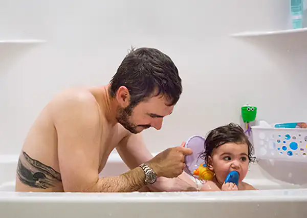 تعبیر خواب برهنه بودن پدر برای زن متاهل و باردار و دختر مجرد از روانشناسی