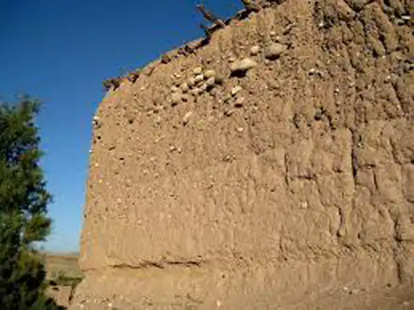 دیوار خشتی برای زن متاهل و باردار و دختر مجرد از روانشناسی