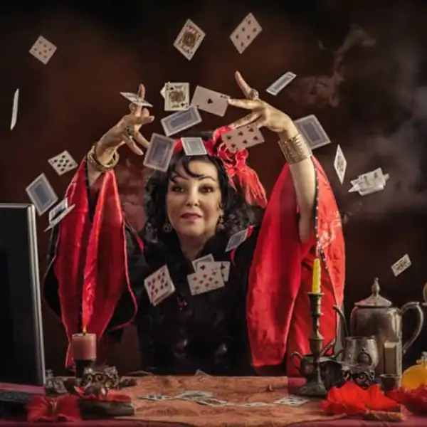 تعبیر خواب دیدن زن فالگیر برای زن متاهل و باردار و دختر مجرد از روانشناسی