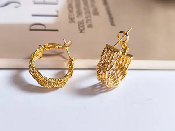 مدل گوشواره استیل رنگ ثابت + طرح های فوق العاده لاکچری و جذاب گوشواره استیل رنگ ثابت