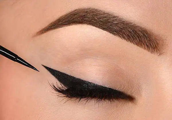 مدل خط چشم آسان + طرح های ساده و کلاسیک شیک خط چشم آسان دخترانه و زنانه