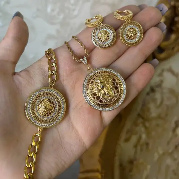 مدل نیم ست ورساچه طلا + لاکچری و جذاب ترین نیم ست ورساچه طلا خانومانه شیک