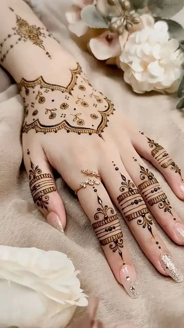 طرح مدل حنا + ایده های جذاب برای طرح مدل حنا روی دست دخترانه و زنانه