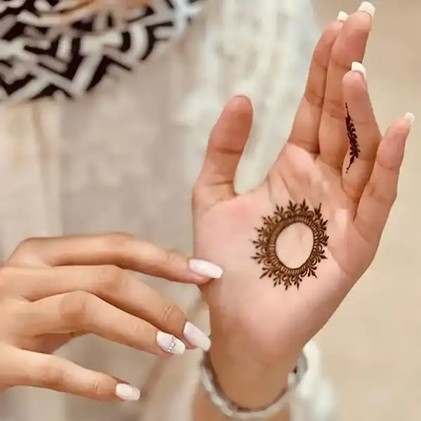 طرح مدل حنا + ایده های جذاب برای طرح مدل حنا روی دست دخترانه و زنانه