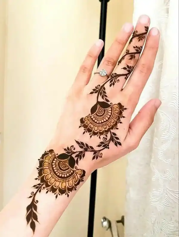 طرح مدل حنا + ایده های جذاب برای طرح مدل حنا روی دست دخترانه و زنانه